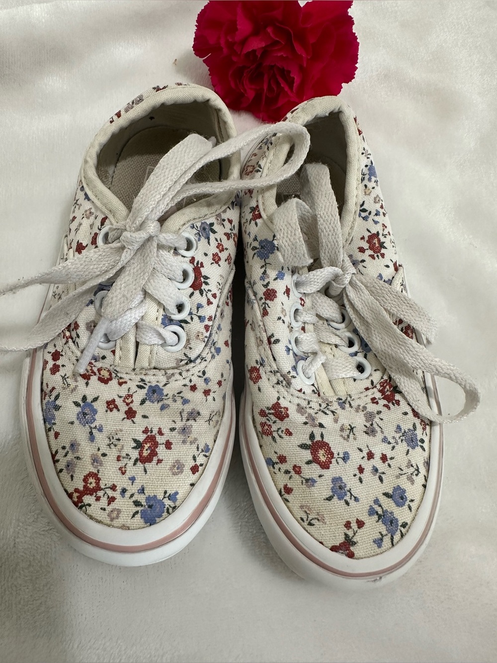 Vans Kids Cream Floral  Sneakers with Red & Blue Flowers 11.0